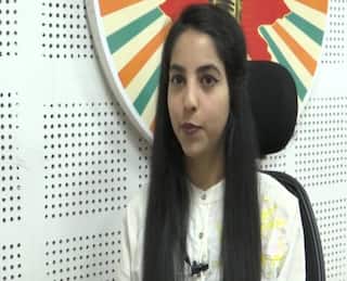 Meet 20-Year-Old Samaniya Bhat, The Youngest Female Radio Jockey From North Kashmir
