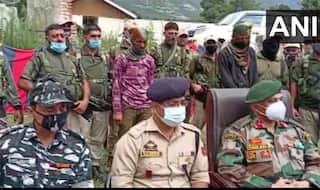 J&K News: हिजबुल मुजाहिदीन के 2 आतंकवादी किश्तवाड़ से अरेस्‍ट, हथियार बरामद