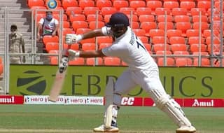 That's Ridiculous: Gavaskar, Manjrekar Slam Umpire For Asking Pant Not to Stand Outside Crease