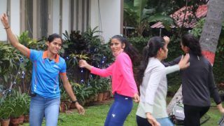 World Athletics U20 Silver Medallist Shaili Singh Performs Bhangra Dance Moves on Her Return to India | WATCH VIDEO