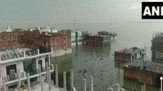 UP News: प्रयागराज में गंगा- यमुना का जलस्‍तर खतरनाक स्तर पर पहुंचा, 2000 मकान डूबे