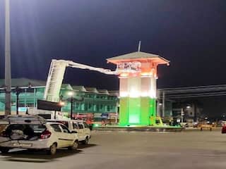 75th Independence Day: कश्मीर में स्वतंत्रता दिवस पर कोई कर्फ्यू या इंटरनेट प्रतिबंध नहीं, ऐसे मनाया गया जश्न-ए-आजादी
