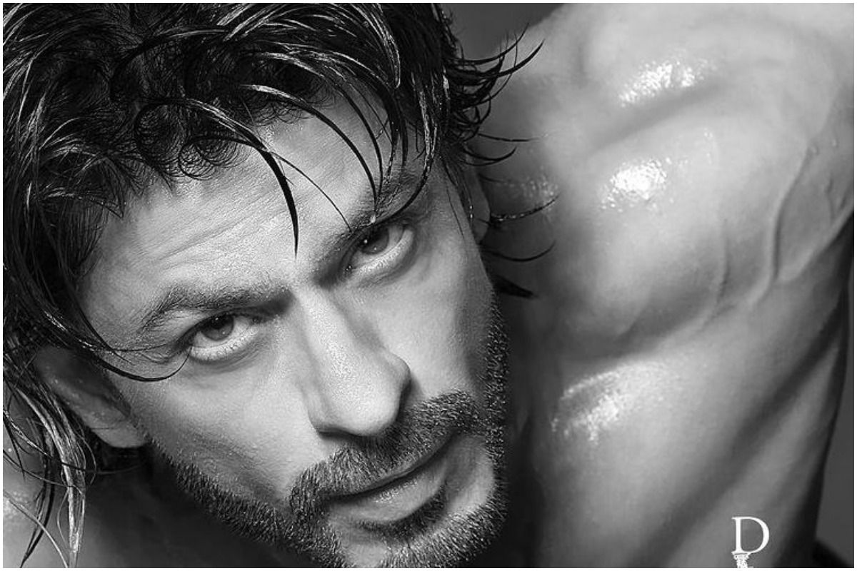 Hot Shah Rukh Khan Flaunts His Chiselled Body In Shirtless Monochrome Photoshoot By Dabboo Ratnani 