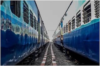 Indian Railways/IRCTC: पैसेंजर्स ट्रेनों के संचालन को लेकर रेल मंत्री ने दी यह बड़ी जानकारी, जानें क्या दिया अपडेट...