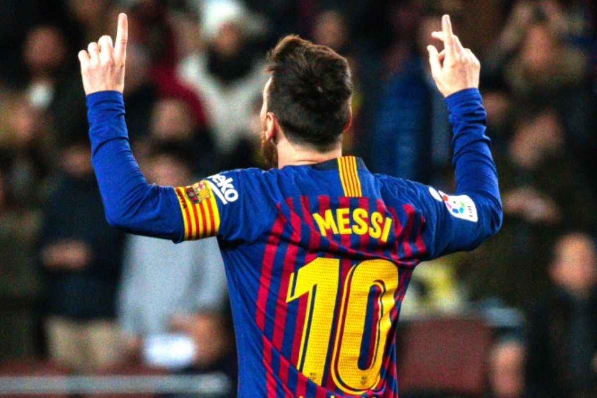 The 10 Greatest Players to Wear Barcelona's Number 10 Shirt