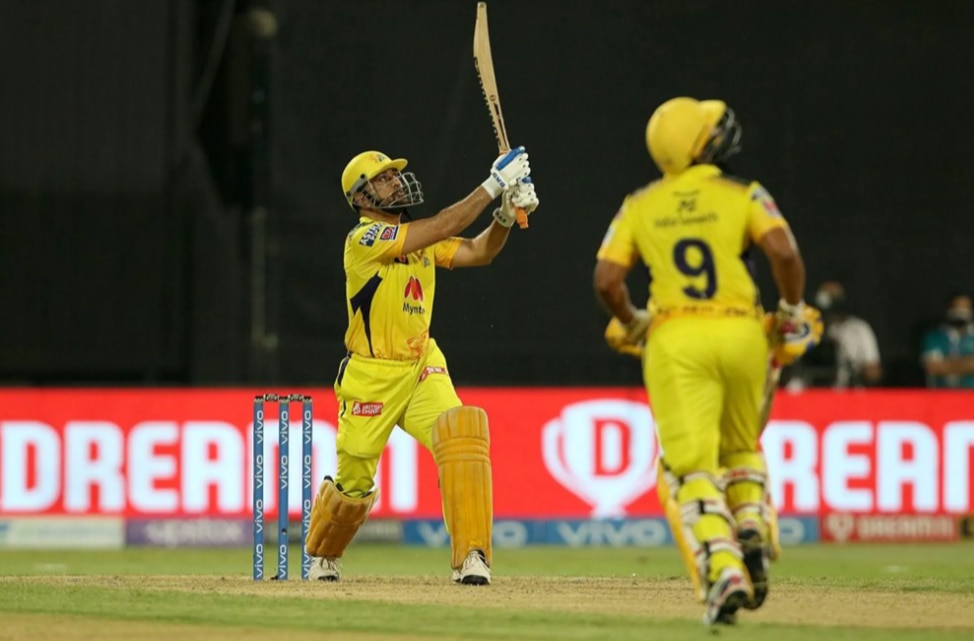 IPL 2021, SRH vs CSK Highlights: MS Dhoni ने छक्के के साथ खत्म किया मैच; प्लेऑफ में पहुंची CSK