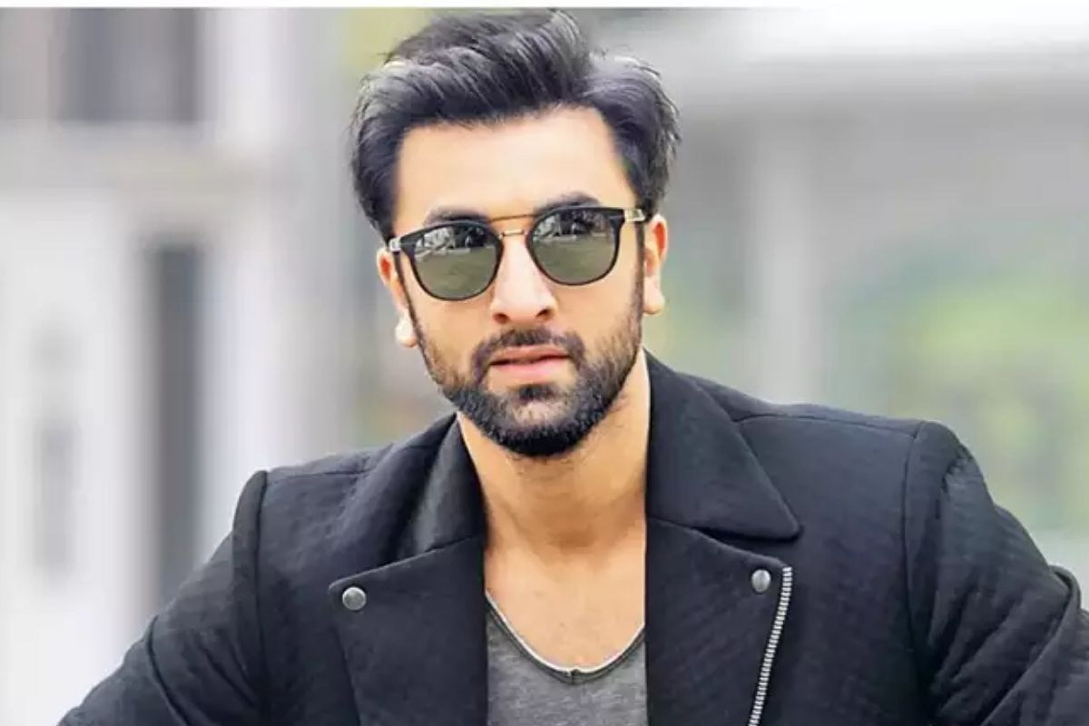 PinkVilla - Ranbir Kapoor and Arjun Kapoor look suave as