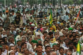 Kisan Mahapanchayat: करनाल सहित इन जिलों में किसानों की महापंचायत से पहले मोबाइल इंटरनेट सेवा बंद, धारा 144 लागू