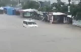 Mahindra Bolero Wades Through Flooded Road Like A Boss, Leaves Anand Mahindra Amazed