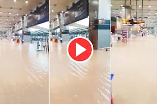 Delhi Ki Barish: भारी बारिश के बाद IGI एयरपोर्ट में भरा पानी, विमानों की पार्किंग भी जलमग्न | Viral हो रहे ये Video
