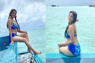 ब्लू कलर की बिकिनी में Monalisa ने दिखाया अपने हुस्न का जलवा, सिजलिंग तस्वीरें देखकर हो जाएंगे पानी-पानी