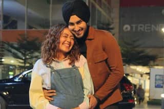 'Life Of Kakkars' में परिवार के सामने नेहा कक्कड़ ने प्रेग्नेंसी को लेकर किया खुलासा, यहां देखें वायरल वीडियो