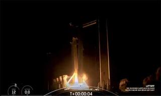 अंरिक्ष में ऐतिहासिक उड़ान: SpaceX का रॉकेट 4 आम यात्र‍ियों को लेकर इंटरनेशनल स्पेस स्टेशन पहुंचा