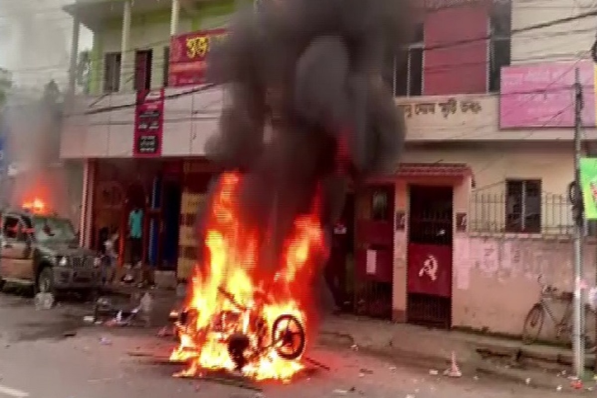 2 Party Offices Of CPM Set On Fire In Agartala, Several Vehicles Torched, Party Blames BJP