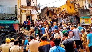 Four-Storey Building Collapses in Delhi's Sabzi Mandi Area; 2 Killed, Several Feared Trapped