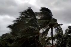 Cyclone Gulab Crosses Bay of Bengal Coast; 1 Fisherman Killed in Andhra Pradesh | Highlights
