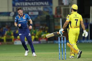 MS Dhoni 5वीं गेंद पर OUT, टीम के खाते में जोड़े महज 3 रन