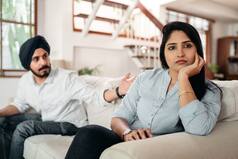 Are You in a Healthy Relationship With Your Partner? 5 Red Flags That Tell You 'It's Time to Get Out'