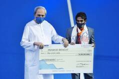 Odisha CM Presents Rs 6 Crore Cash Award to Paralympian Pramod Bhagat