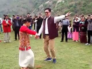 Kiren Rijiju Dances With Villagers on Traditional Arunachali Song, Check PM Modi's Reaction | Watch