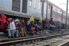Indian Railways/IRCTC: किसानों का Rail Roko Andolan आज, ये ट्रेनें हैं कैंसिल, इनका बदला गया रूट, देखें पूरी लिस्ट