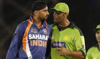 'Dena Hai Ya Nahi?' - Akhtar TROLLS Harbhajan Over His 'Walkover' Comment After Paksitan Win