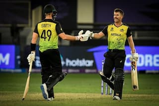 T20 World Cup 2021 Report: Warner, Bowlers Shine as Australia Crush Sri Lanka in Super 12 Battle