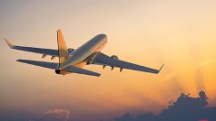 MP Corona Update: इंदौर एयरपोर्ट पर 15 यात्री मिले संक्रमित, दुबई की उड़ान में सवार होने से रोका गया