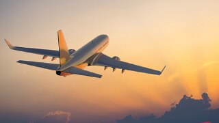 Delhi Airport पर टकराने से बाल-बाल बचे दो विमान, एक ही रनवे पर उड़ान और लैंडिंग की दी गई थी अनुमति