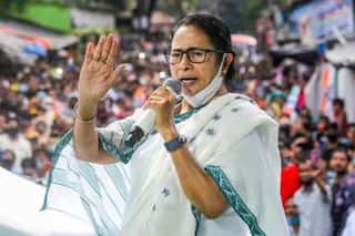 This is Your Victory: Mamata Banerjee Congratulates Agitating Farmers After Modi Govt Repeals Three Farm Laws