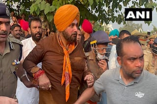On Way To Lakhimpur Kheri, Navjot Singh Sidhu Along With Congress Workers Detained At Yamuna Nagar