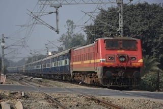 Indian Railways/IRCTC: दिवाली-छठ पर दिल्ली से बिहार जानें के लिए शुरू हुई यह ट्रेन, यूपी के इन स्टेशनों पर भी रुकेगी