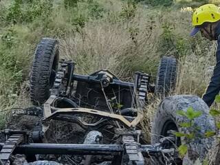 महाराष्ट्र में टायर फटने के कारण पलटा तेज रफ्तार वाहन, पांच की मौत, सात घायल