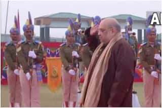 Amit Shah ने Pulwama terror attack में शहीद 40 CRPF जवानों को दी श्रद्धांजलि