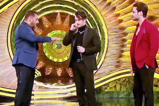 Bigg Boss 15: सलमान खान ने खींची आसिम रियाज की टांग, भाई उमर को आए थे छोड़ने फिर...