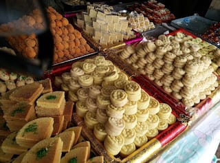 Real vs Fake Mithai: Easy Ways to Find if Sweets You Are Buying Are Pure or Not | Watch Video
