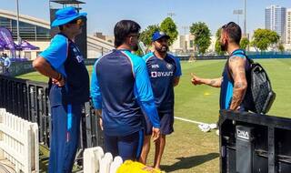 MS Dhoni के नए रोल पर बोले Sunil Gavaskar- मैदान पर खिलाड़ी खेलेंगे मेंटॉर नहीं