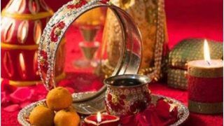 Happy Karva Chauth 2021: पति-पत्नी इन खूबसूरत मैसेजेस के जरिए एक-दूसरे को दें करवा चौथ की शुभकामनाएं