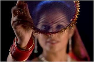 Happy Karwa Chauth 2021: Wishes, Greetings, Whatsapp Messages, Images, Facebook Status For Your Loved Ones