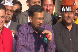 Uttarakhand Polls 2022: उत्तराखंड में अरविंद केजरीवाल ने किये कई वादे, स्कूल से मुफ्त तीर्थयात्रा तक; जानें क्या-क्या कहा...