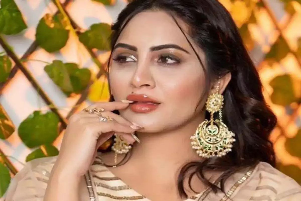 Arshi Khan Photos | Latest Pictures of Arshi Khan | Arshi Khan: Exclusive &  Viral Photo Galleries & Images | India.com PhotoGallery