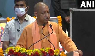 राष्ट्रनायक सरदार पटेल एक तरफ हैं और इस राष्ट्र को तोड़ने वाले जिन्ना दूसरी तरफ: CM योगी