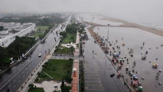 Tamil Nadu Rains: IMD Issues Orange Alert as Continuous Downpour Wreak Havoc; Power Supply Cut In Certain Areas Of Chennai