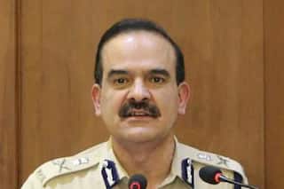 भगोड़े घोषित मुंबई के पूर्व पुलिस कमिश्नर परमबीर सिंह बोले, मैं चंडीगढ़ में हूं और जल्द ही मुंबई लौटूंगा