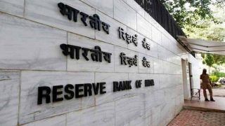 RBI ने PNB पर 1.8 करोड़ और ICICI बैंक पर ठोंका 30 लाख रुपये का जुर्माना