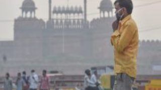 Delhi Pollution: तेज हवा की वजह से दिल्ली की आबोहवा में आया मामूली सुधार, AQI में भी दर्ज की गई गिरावट
