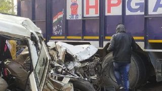 Bihar Accident News: बिहार के लखीसराय जिले में भीषण सड़क दुर्घटना, एक ही परिवार के छह लोगों की मौत