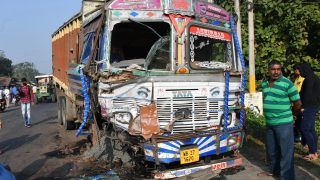 Jharkhand Latest News: झारखंड के पाकुड़ में ट्रक और बस में टक्कर से सात लोगों की मौत, दो दर्जन घायल