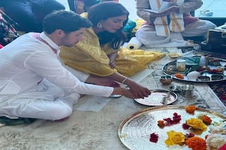 Priyanka Chopra ने पति निक जोनास के साथ मनाई दिवाली, दिखा दोनों का 'देसी अंदाज'- Photos