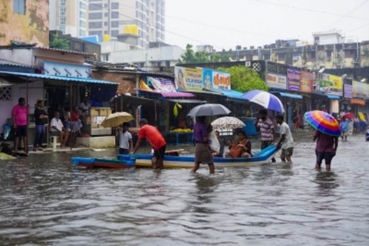 Bengaluru Rains: Roads Turn Rivers After Incessant Rain, Traffic Diverted in Several Areas For Waterlogging